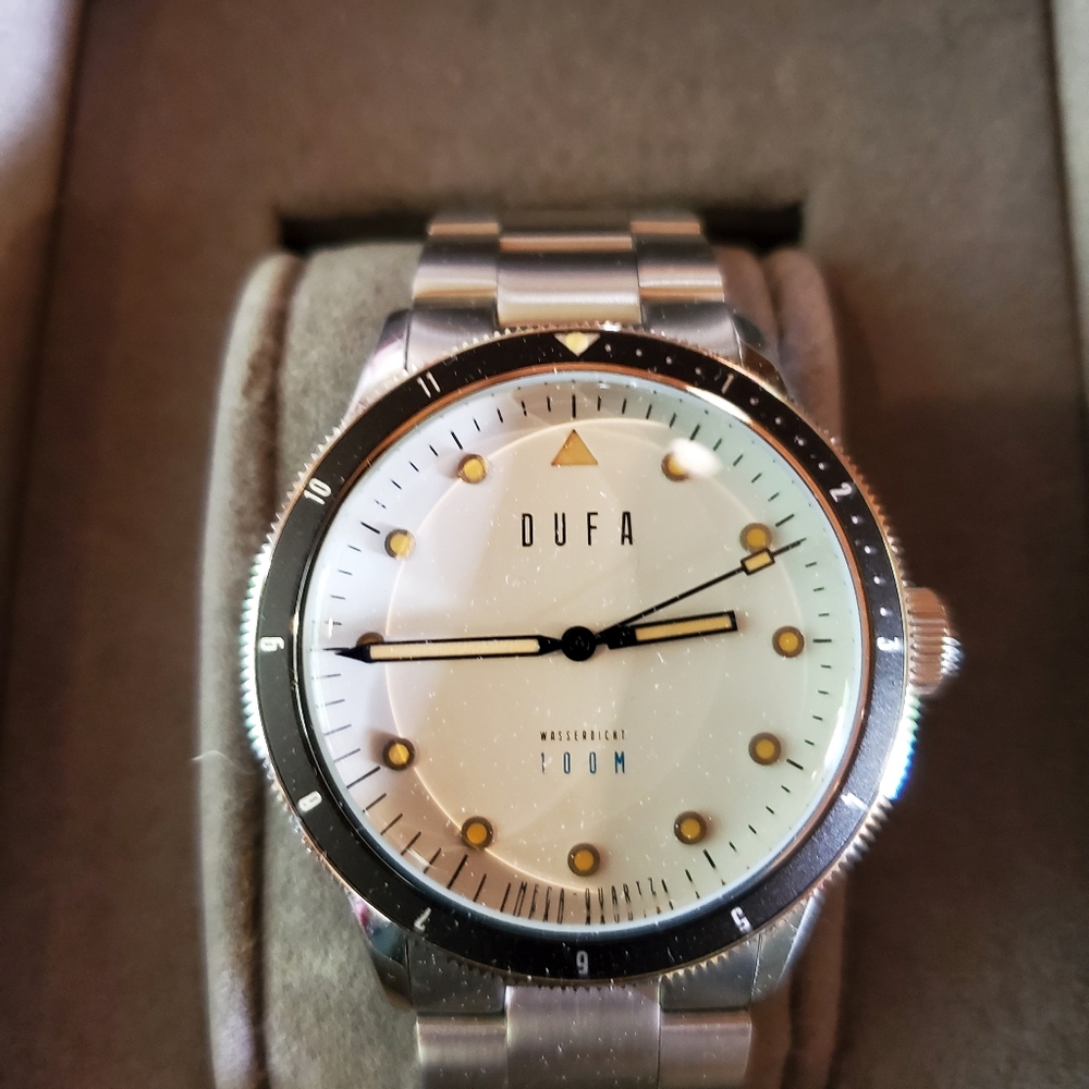 Watch - Picture 2 of 3